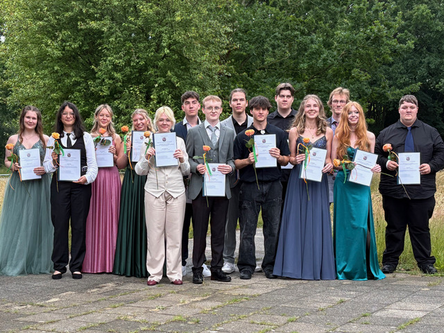 BGy Multimedia Hier sehen sie unsere diesjährigen Abschlussklassen.